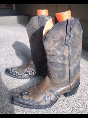 MOONSHINE SPIRIT Brad Paisley Cowboy Boots Men's 13 D. Distressed Snip Toe BBM89
